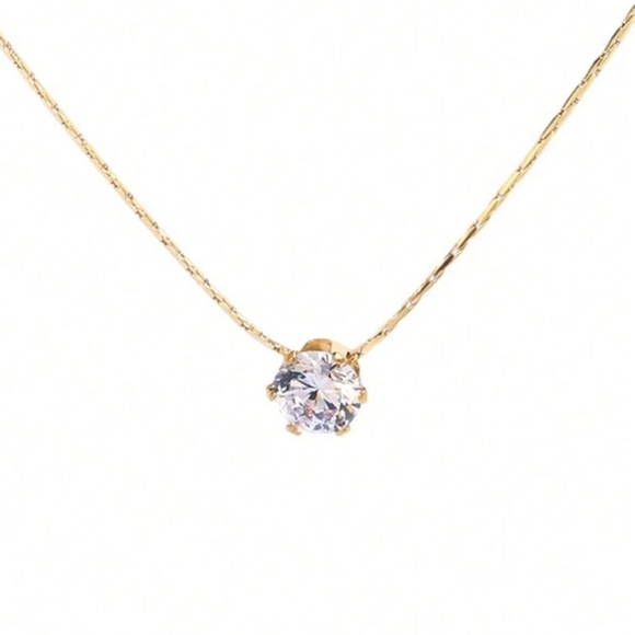 New faux diamond necklace - Picture 3 of 3